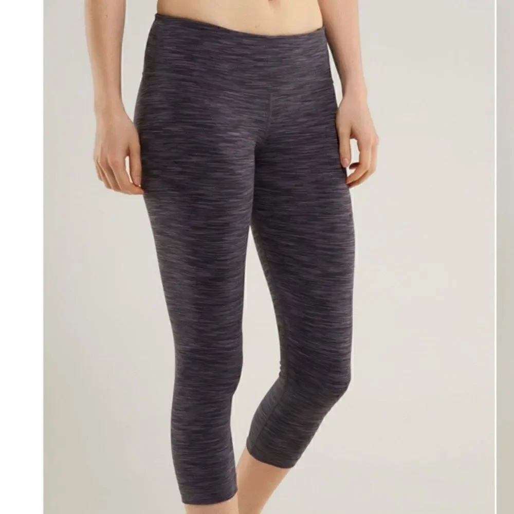 Lululemon Wunder Under Crop - Picture 1 of 7